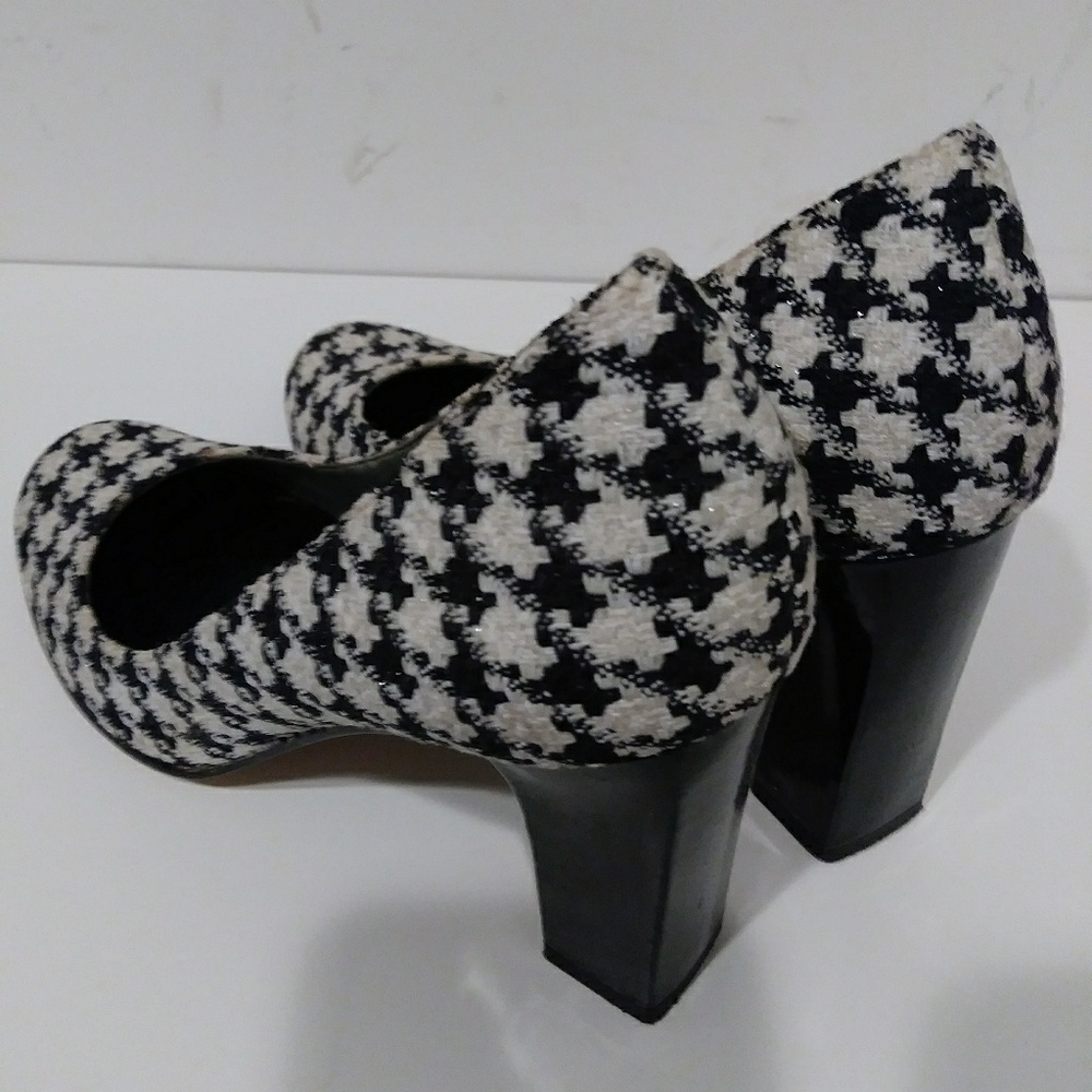 Anne Klein black and white